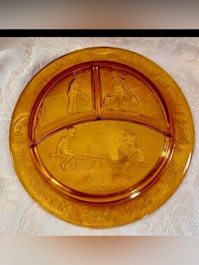 VTG Tiara Exclusives Amber Glass Nursery Rhyme Divided Child's Plate Margery Daw
